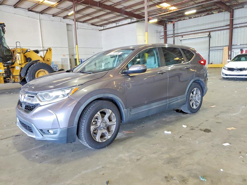 62601386 :رقم المزاد ، 7FARW1H56JE034334 vin ، 2018 Honda Cr-v مزاد بيع