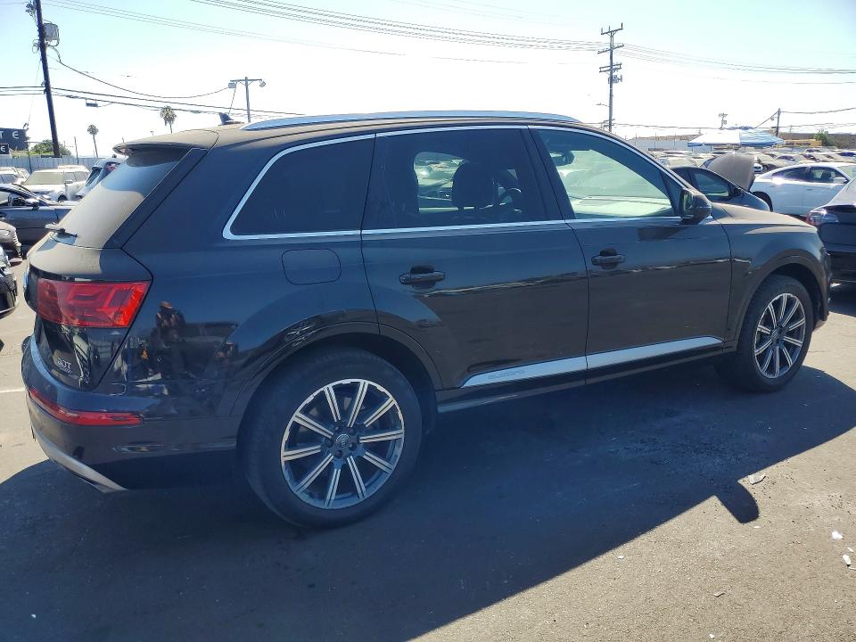 Продаж на аукціоні авто 2017 Audi Q7, vin: WA1VAAF72HD017877, номер лоту: 60496916