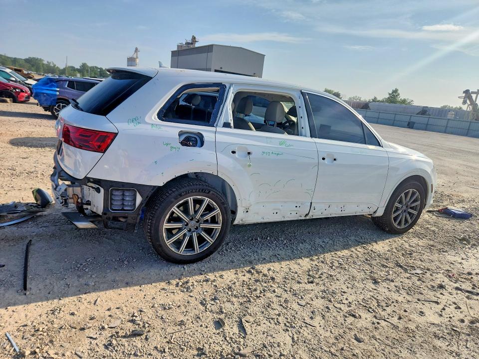 60390586 :رقم المزاد ، WA1LAAF70KD013888 vin ، 2019 Audi Q7 مزاد بيع