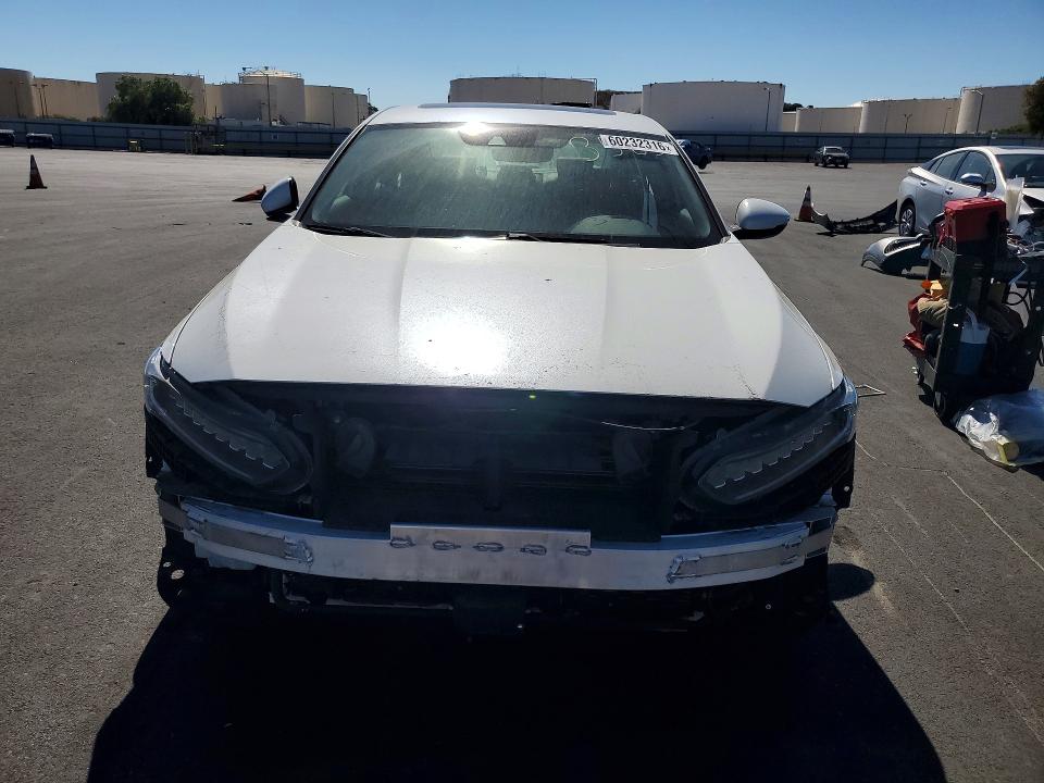 60232316 :رقم المزاد ، 1HGCV3F54NA003585 vin ، 2022 Honda Accord مزاد بيع