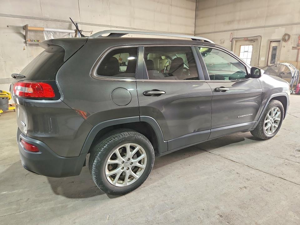 61352606 :رقم المزاد ، 1C4PJLCS9GW273097 vin ، 2016 Jeep Cherokee مزاد بيع