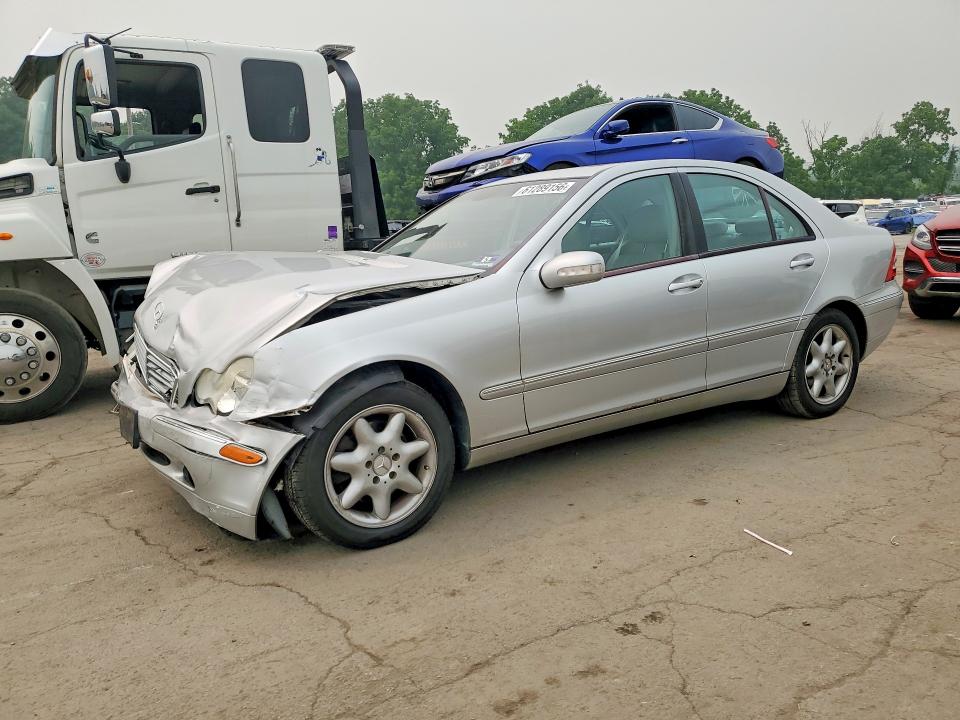61289156 :رقم المزاد ، WDBRF81J64F552292 vin ، 2004 Mercedes-benz C مزاد بيع