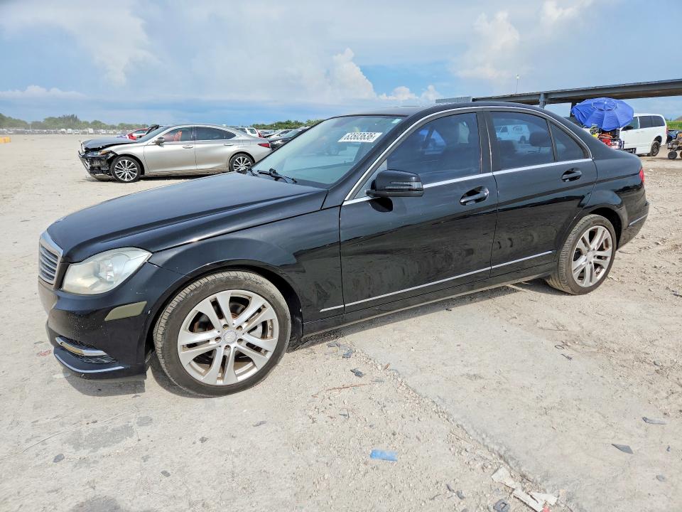 2013 Mercedes-benz C მანქანა იყიდება აუქციონზე, vin: WDDGF4HB3DR270535, აუქციონის ნომერი: 63503636
