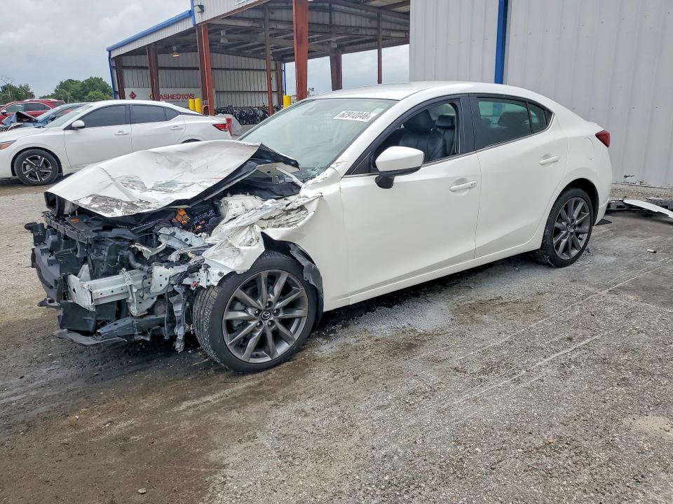 62912046 :رقم المزاد ، 3MZBN1V39JM206416 vin ، 2018 Mazda 3 مزاد بيع