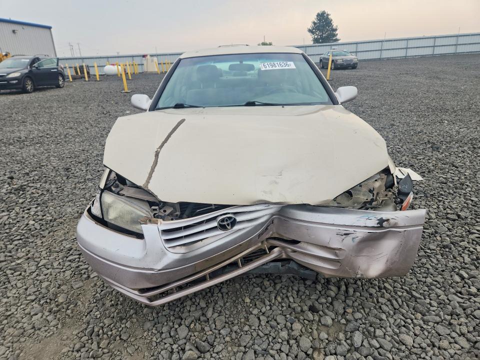 1998 Toyota Camry მანქანა იყიდება აუქციონზე, vin: JT2BG22K3W0119399, აუქციონის ნომერი: 61981636