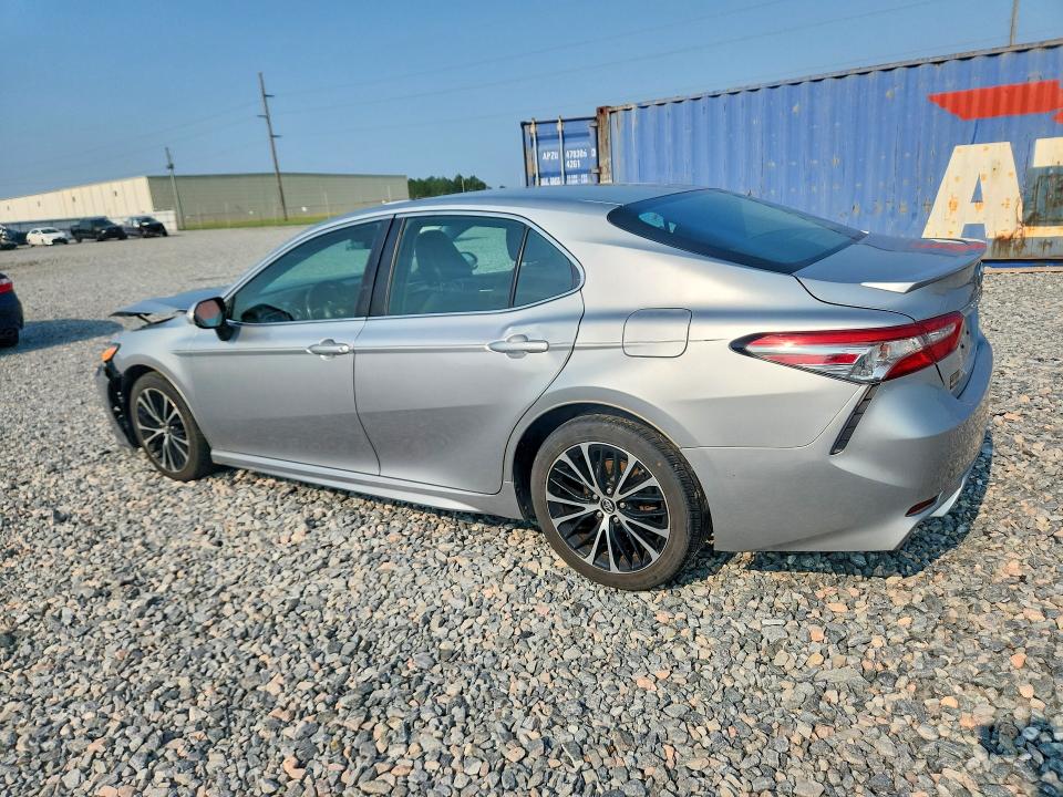 62140306 :رقم المزاد ، 4T1B11HK7JU644537 vin ، 2018 Toyota Camry مزاد بيع