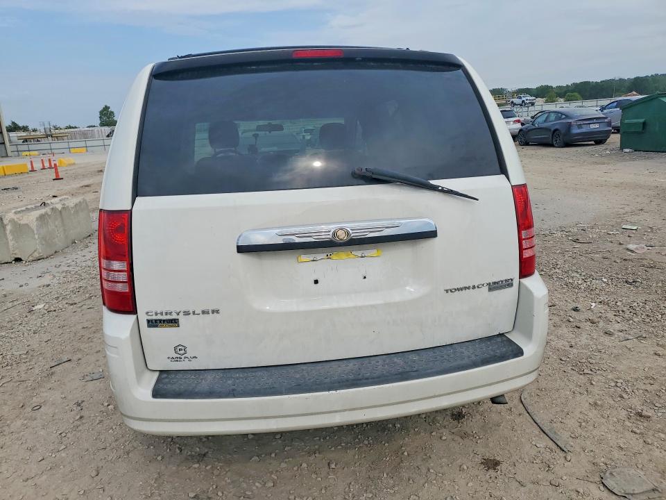 63037306 :رقم المزاد ، 2A4RR4DE0AR169771 vin ، 2010 Chrysler Town & Country مزاد بيع