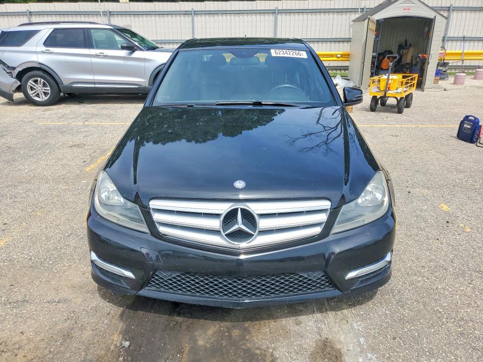 62342266 :رقم المزاد ، WDDGF4HB7DR276077 vin ، 2013 Mercedes-benz C مزاد بيع