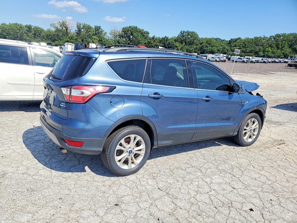 60227486 :رقم المزاد ، 1FMCU9HD3JUC39920 vin ، 2018 Ford Escape مزاد بيع