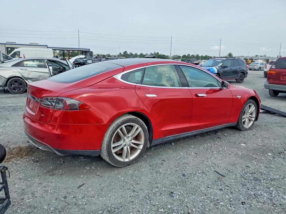 2014 Tesla Model S მანქანა იყიდება აუქციონზე, vin: 5YJSA1S16EFP50626, აუქციონის ნომერი: 62788856