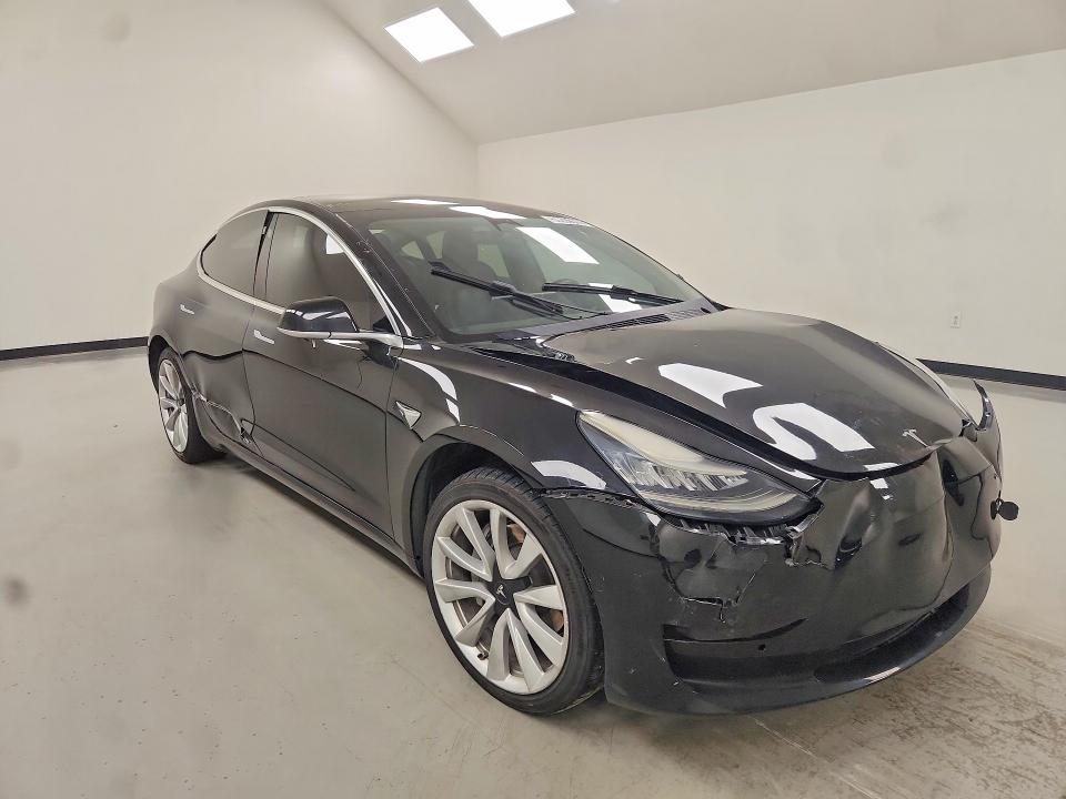 59607896 :رقم المزاد ، 5YJ3E1EA5KF401800 vin ، 2019 Tesla Model 3 مزاد بيع
