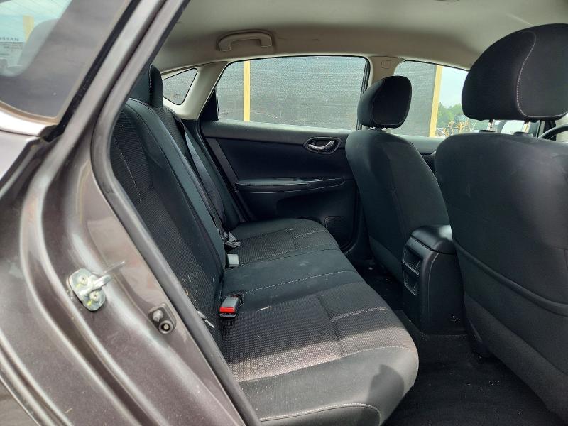 62527536 :رقم المزاد ، 3N1AB7AP9JY315652 vin ، 2018 Nissan Sentra مزاد بيع