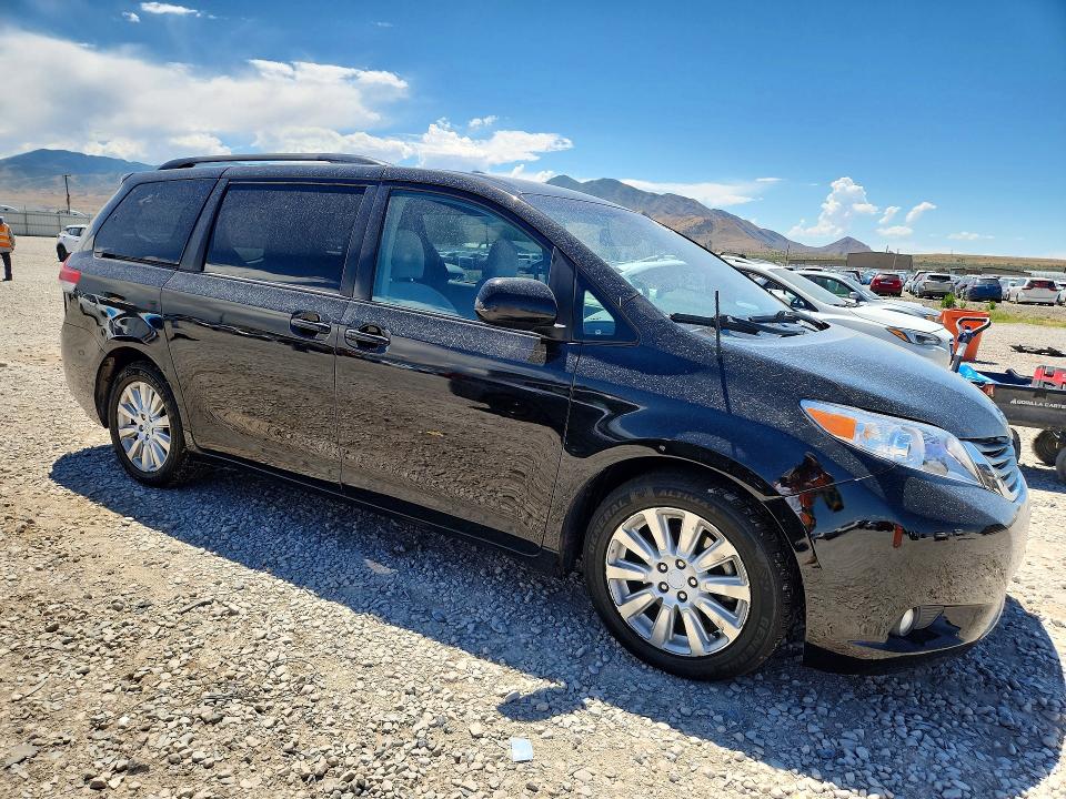 60796826 :رقم المزاد ، 5TDJK3DCXCS040740 vin ، 2012 Toyota Sienna مزاد بيع