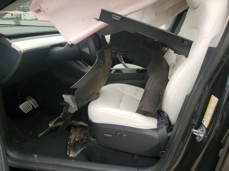 61151296 :رقم المزاد ، 7SAYGDEF8SF310827 vin ، 2025 Tesla Model Y مزاد بيع