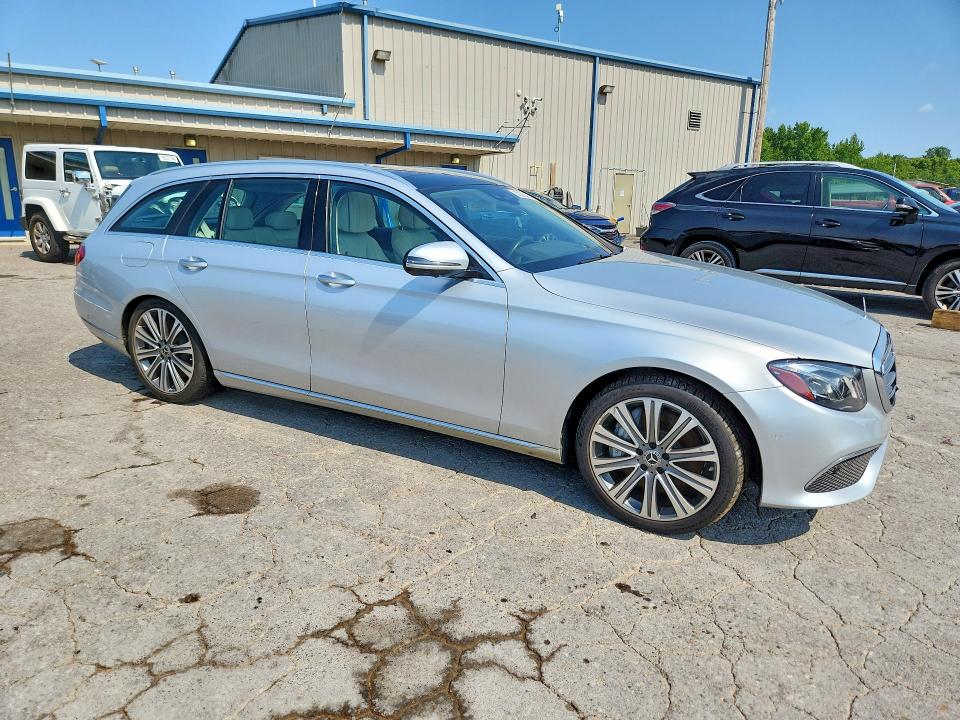 Продаж на аукціоні авто 2020 Mercedes-benz E, vin: W1KZH6JB8LA826439, номер лоту: 62800206