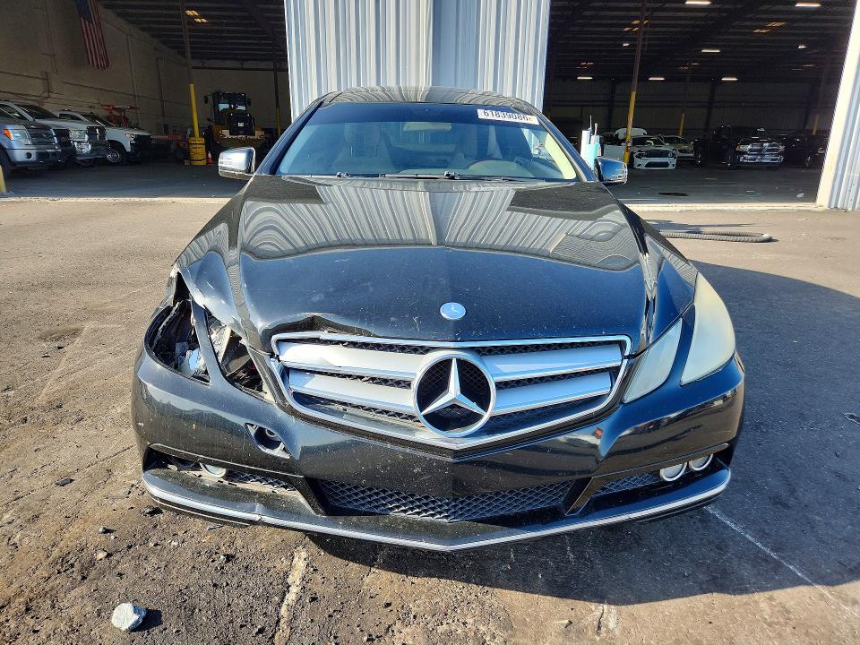 61839086 :رقم المزاد ، WDDKJ5GB8AF032872 vin ، 2010 Mercedes-benz E مزاد بيع