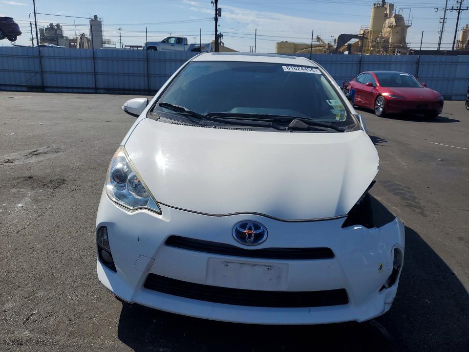 Продажа на аукционе авто 2013 Toyota Prius C, vin: JTDKDTB35D1042833, номер лота: 61624456