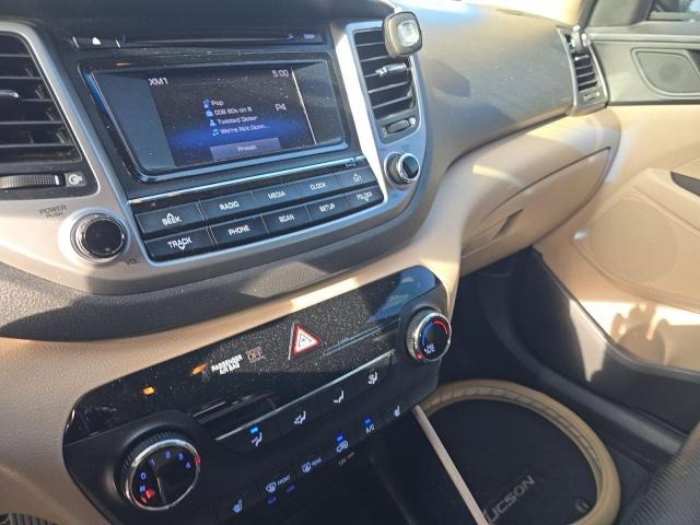 62712936 :رقم المزاد ، KM8J33A25HU513628 vin ، 2017 Hyundai Tucson مزاد بيع