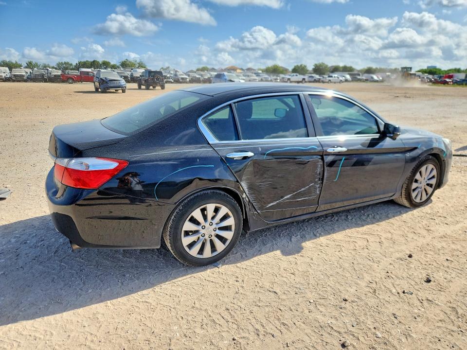 60595686 :رقم المزاد ، 1HGCR2F77FA241660 vin ، 2015 Honda Accord مزاد بيع