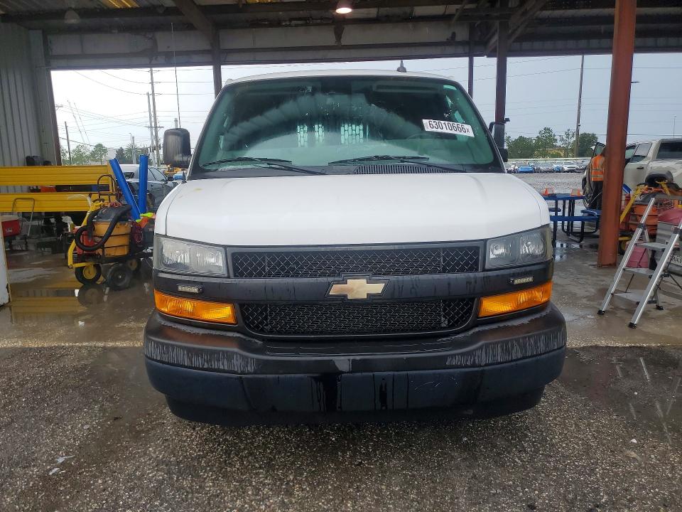 63010666 :رقم المزاد ، 1GCWGAFP9L1227721 vin ، 2020 Chevrolet Express G2500 مزاد بيع