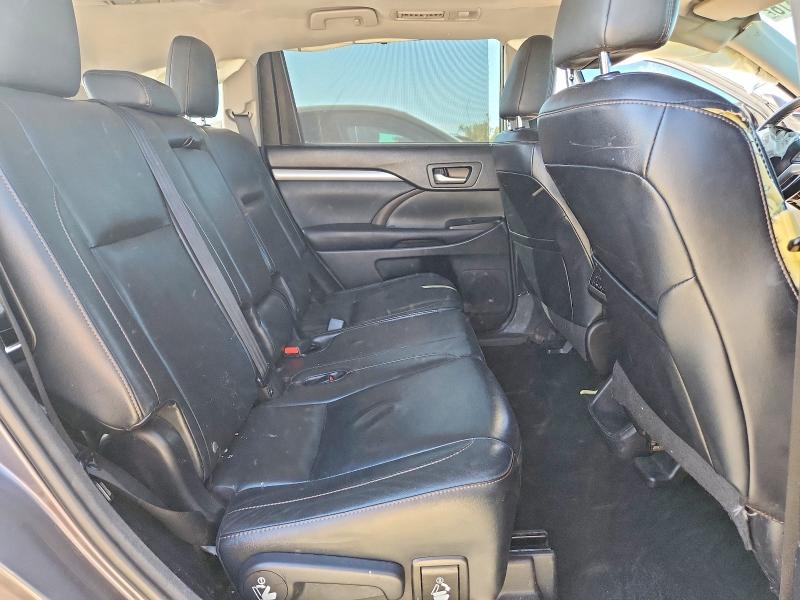 62994516 :رقم المزاد ، 5TDJKRFH3FS187885 vin ، 2015 Toyota Highlander مزاد بيع