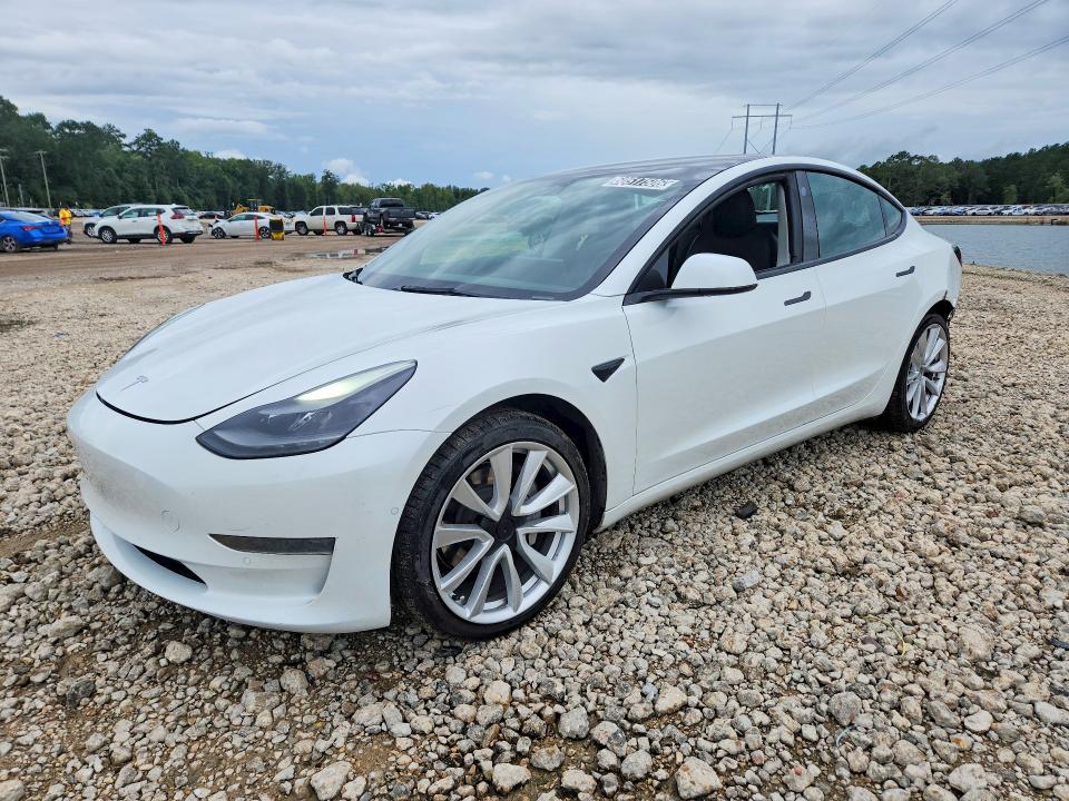 60517506 :رقم المزاد ، 5YJ3E1EA5NF371136 vin ، 2022 Tesla Model 3 مزاد بيع