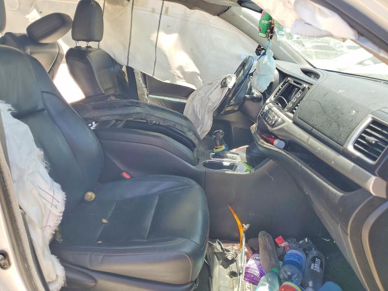 60512866 :رقم المزاد ، 5TDKKRFHXFS113545 vin ، 2015 Toyota Highlander مزاد بيع