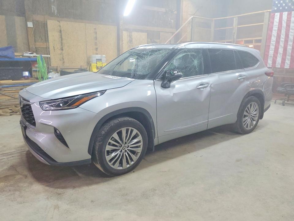 2022 Toyota Highlander მანქანა იყიდება აუქციონზე, vin: 5TDFZRBH8NS235600, აუქციონის ნომერი: 61784606