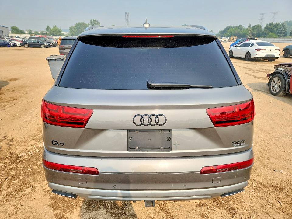 Продажа на аукционе авто 2017 Audi Q7, vin: WA1VAAF78HD002641, номер лота: 61137426