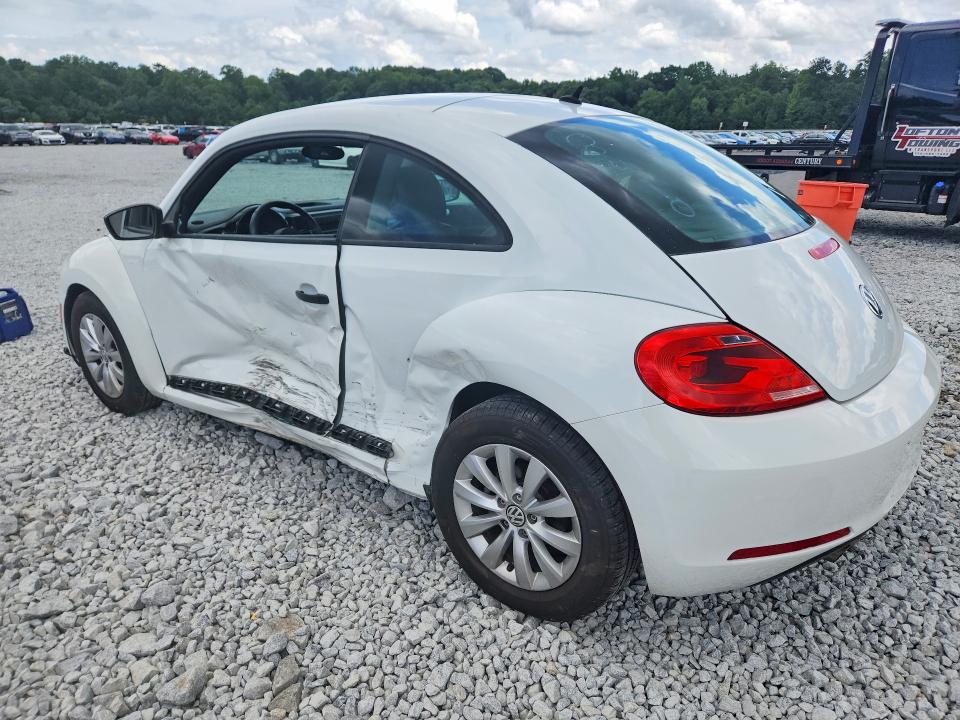 61806176 :رقم المزاد ، 3VWF17AT8FM648410 vin ، 2015 Volkswagen Beetle مزاد بيع