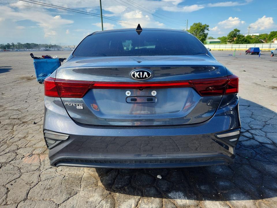 61403766 :رقم المزاد ، 3KPF24AD3ME377254 vin ، 2021 Kia Forte مزاد بيع