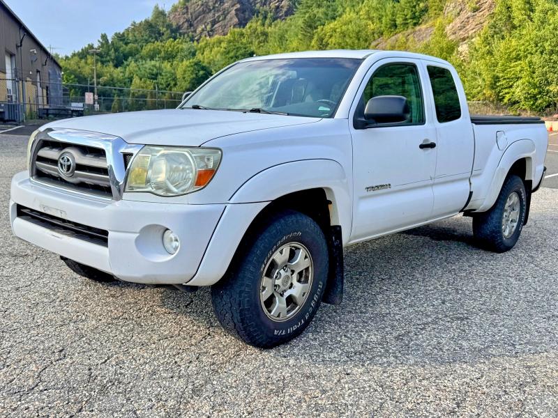 2010 Toyota Tacoma მანქანა იყიდება აუქციონზე, vin: 5TEUU4EN9AZ748510, აუქციონის ნომერი: 63611686