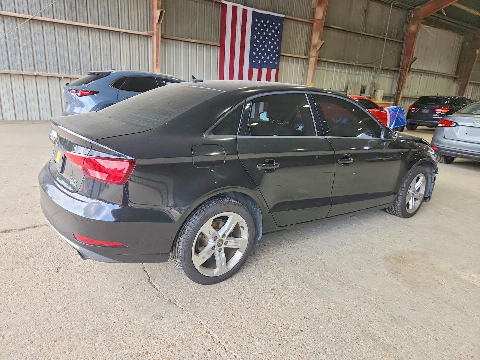 Продажа на аукционе авто 2017 Audi A3, vin: WAUB8GFFXH1012441, номер лота: 63157796
