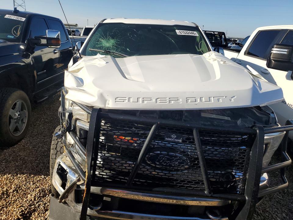 61532446 :رقم المزاد ، 1FT7W2BT6NEE17181 vin ، 2022 Ford F250 Super مزاد بيع