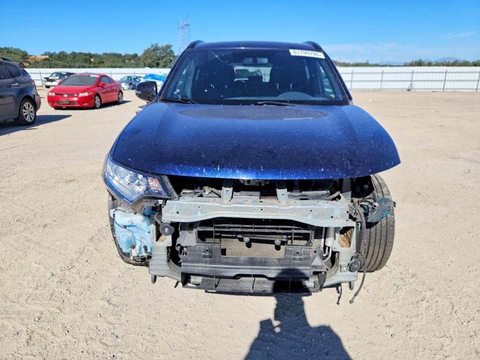 61799796 :رقم المزاد ، JA4AZ3A31JZ053513 vin ، 2018 Mitsubishi Outlander مزاد بيع