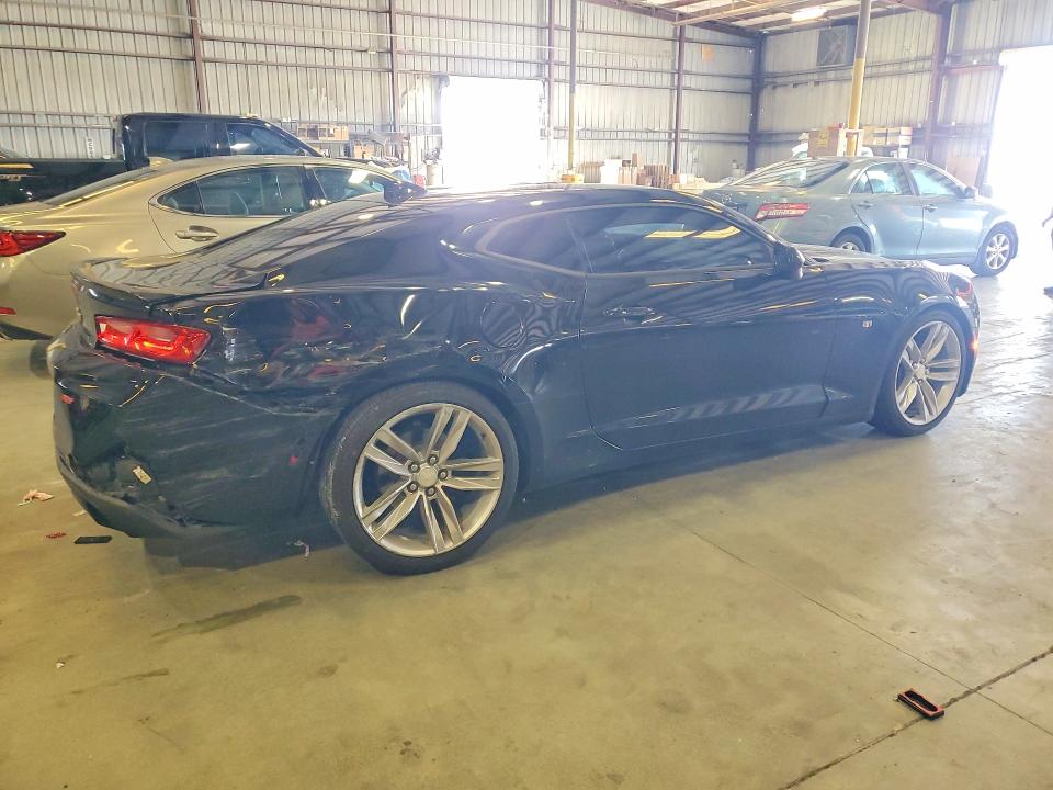 61251336 :رقم المزاد ، 1G1FD1RX2H0142228 vin ، 2017 Chevrolet Camaro مزاد بيع