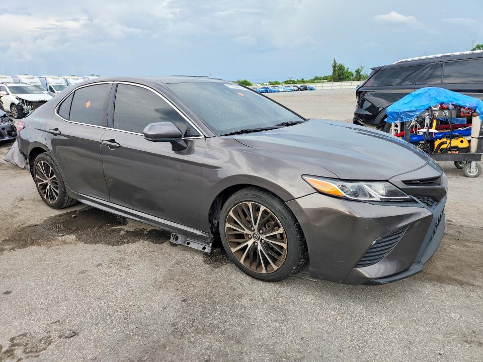 61358936 :رقم المزاد ، 4T1G11AK7LU345102 vin ، 2020 Toyota Camry مزاد بيع