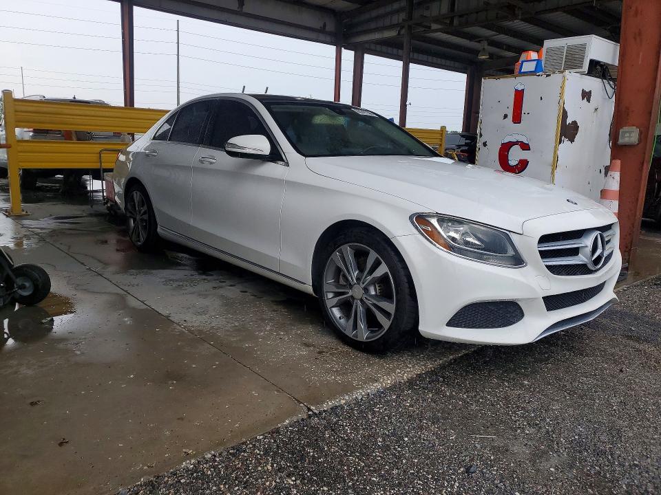 2015 Mercedes-benz C მანქანა იყიდება აუქციონზე, vin: 55SWF4JB5FU050501, აუქციონის ნომერი: 63247356