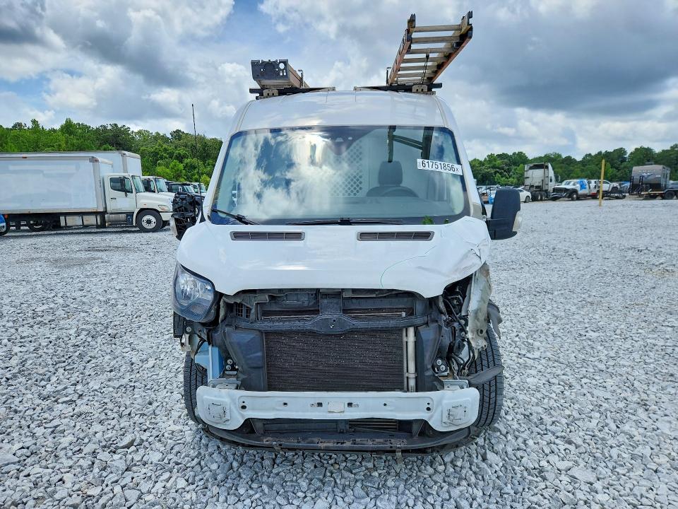 61751856 :رقم المزاد ، 1FTBR1CG5NKA39966 vin ، 2022 Ford Transit مزاد بيع