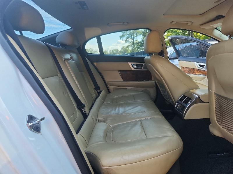 Продаж на аукціоні авто 2015 Jaguar Xf, vin: SAJWA0FS5FPU58926, номер лоту: 61127456
