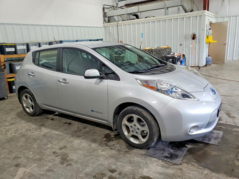 60742826 :رقم المزاد ، 1N4AZ0CP6FC305194 vin ، 2015 Nissan Leaf مزاد بيع