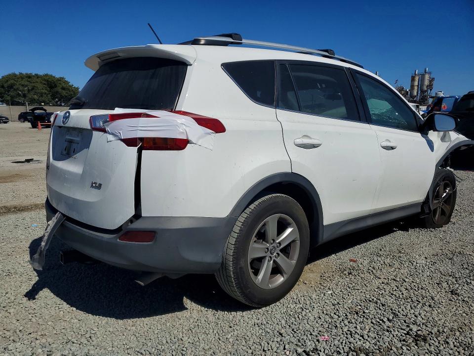 60214136 :رقم المزاد ، 2T3WFREV8FW157331 vin ، 2015 Toyota Rav4 مزاد بيع