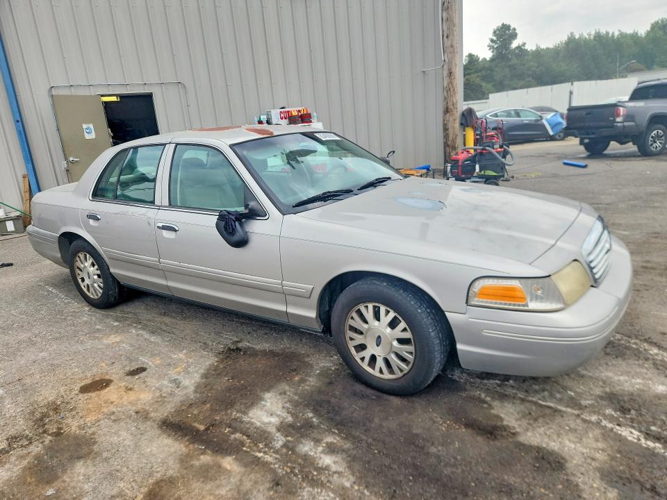 2004 Ford Crown Victoria მანქანა იყიდება აუქციონზე, vin: 2FAFP74W84X168706, აუქციონის ნომერი: 63492696