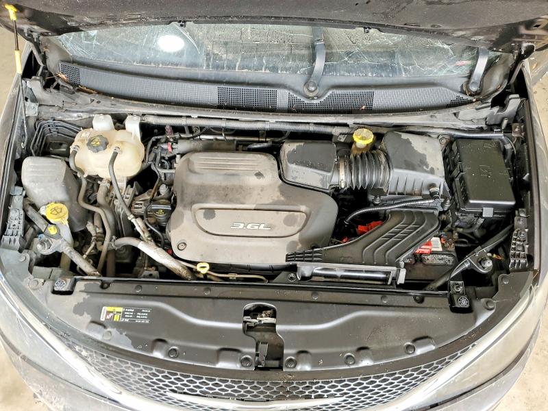 61237946 :رقم المزاد ، 2C4RC1DGXHR835990 vin ، 2017 Chrysler Pacifica مزاد بيع