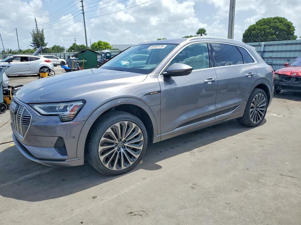 Продажа на аукционе авто 2019 Audi E-tron, vin: WA1VAAGE5KB011183, номер лота: 60485126