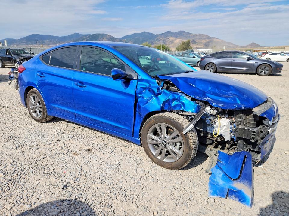 2017 Hyundai Elantra მანქანა იყიდება აუქციონზე, vin: KMHD84LFXHU401721, აუქციონის ნომერი: 61441696