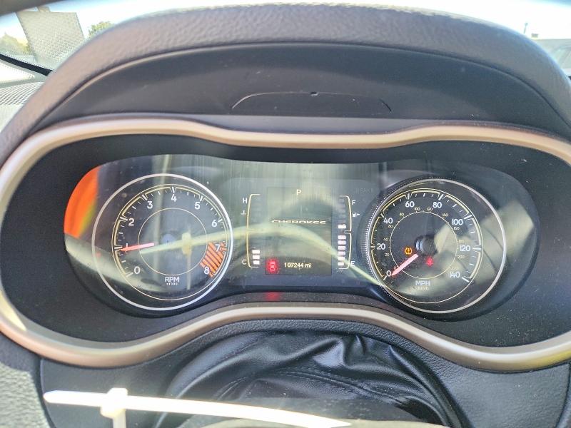 63239996 :رقم المزاد ، 1C4PJMCS8EW315424 vin ، 2014 Jeep Cherokee مزاد بيع