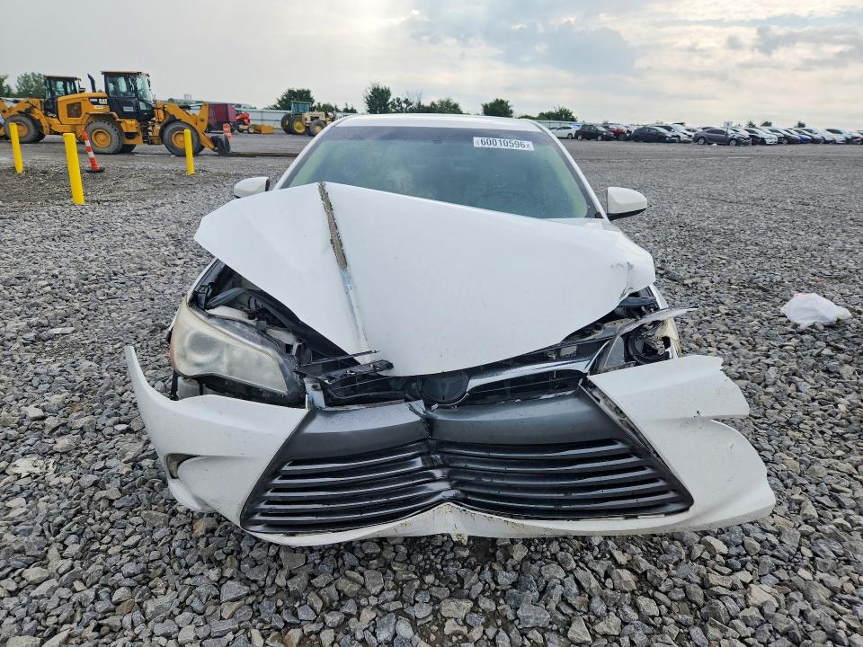 60010596 :رقم المزاد ، 4T1BF1FK1HU735446 vin ، 2017 Toyota Camry مزاد بيع