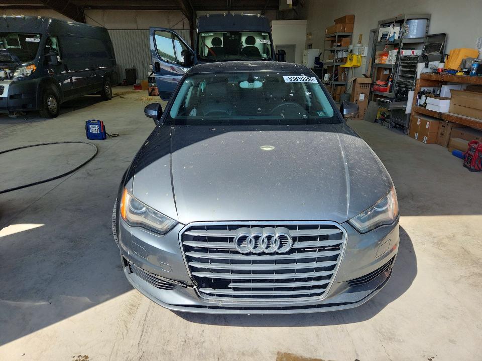 59810956 :رقم المزاد ، WAUACGFF8F1004393 vin ، 2015 Audi A3 مزاد بيع