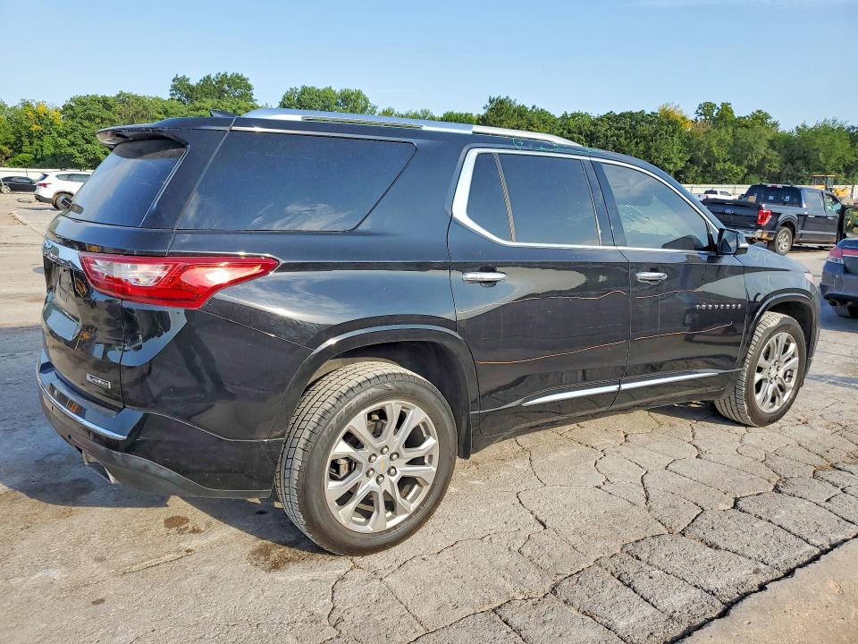 60059586 :رقم المزاد ، 1GNERKKW5JJ272006 vin ، 2018 Chevrolet Traverse مزاد بيع